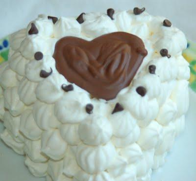 Torta mignon con panna e cioccolato