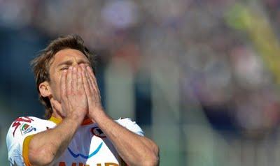 Allusioni a Totti nello scandalo calcio: citato un capitano giallorosso