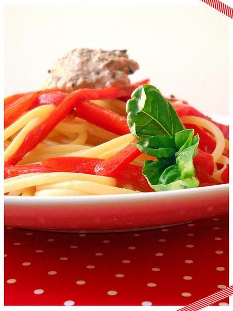 pasta with egglplant cream and red pepper