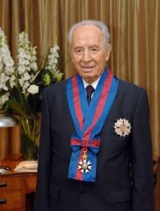 Ordine Equestre, Shimon Peres, Regina Elisabetta II, Principe Carlo : Servi dei Gesuiti