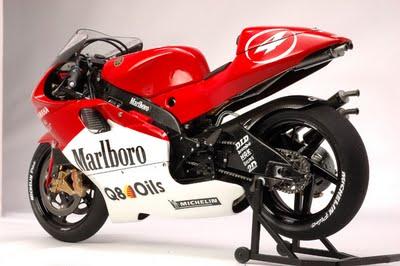 Yamaha YZR 500 M.Biaggi 2000 by Utage Factory House