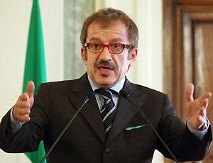 Calcioscommesse: Le dichiarazioni di Maroni. Calcioscommesse: Le dichiarazioni di Maroni.