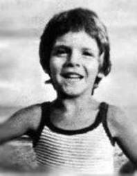 ALFREDINO E' CADUTO NEL POZZO ovvero SPECCHIARSI E AVERE PAURA ALFREDINO E' CADUTO NEL POZZO ovvero SPECCHIARSI E AVERE PAURA