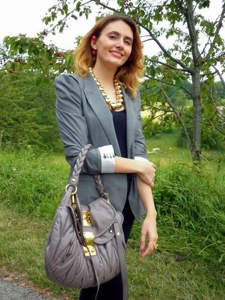 Salvata da un blazer (cherry time) Salvata da un blazer (cherry time)