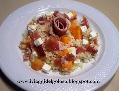 INSALATA DI RISO CON PROSCIUTTO MELONE E FETA INSALATA DI RISO CON PROSCIUTTO MELONE E FETA