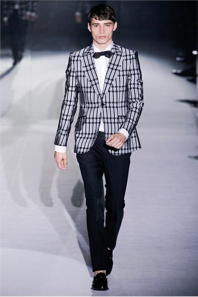 [Fashion Show] Milano Moda Uomo: Gucci P/E 2012