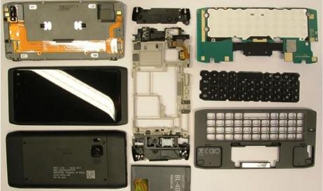 Nokia N950 disassemblato – (12MP Carl Zeiss confermato)
