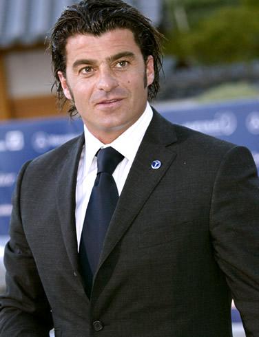 Alberto Tomba è il nuovo testimonial della Farnesina.