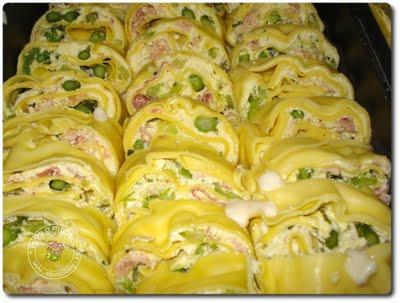 Rotolo di pasta e asparagi Rotolo di pasta e asparagi