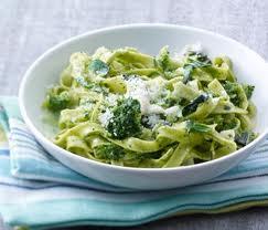 Pasta al basilico con broccoli Pasta al basilico con broccoli