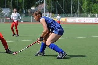 Hockey prato: le azzurre surclassano la Svizzera; ok i giovani dei tuffi