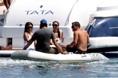 Marbella: Eduardo Cruz e Eva Longoria da casalinga disperata a natante spiaggiata! Marbella: Eduardo Cruz e Eva Longoria da casalinga disperata a natante spiaggiata!