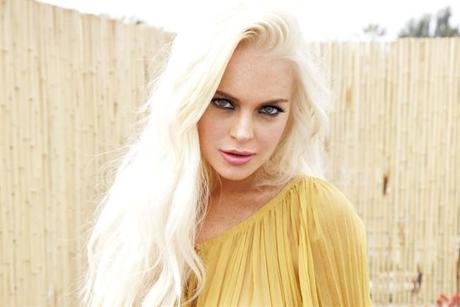 LINDSAY LOHAN PHOTOSHOPPATISSIMA SU VANITY FAIR ITALIA, TUTTE LE FOTO