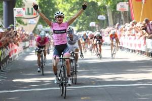 Giro donne – Per la Vos terzo successo, ennesimo piazzamento della Bronzini