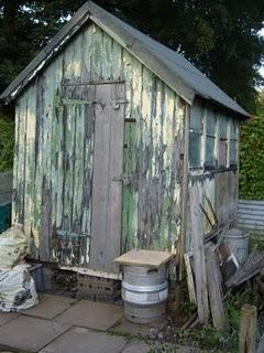 Garden shed_ capanno per gli attrezzi ma chic Garden shed_ capanno per gli attrezzi ma chic