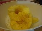 Ananas con gelato e frutta Ananas con gelato e frutta
