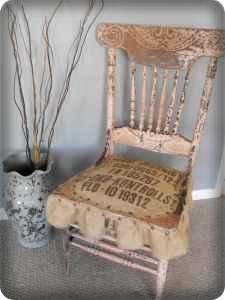 Shabby chic on Friday: the charme of chair...