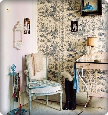 Shabby chic on Friday: the charme of chair...