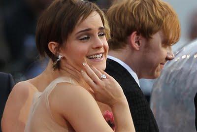 Emma Watson piange sul red carpet e Hermione rimpiange Emma Watson piange sul red carpet e Hermione rimpiange