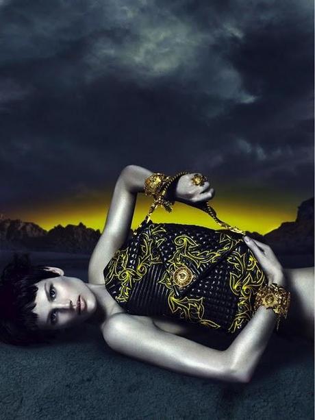 Campagna Pubblicitaria Versace A/I 2011-12 by Mert Alas e Marcus Piggott