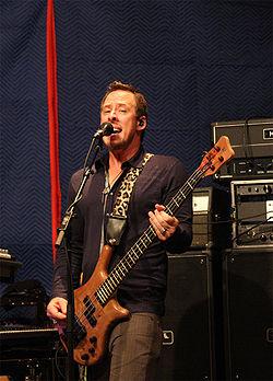 http://upload.wikimedia.org/wikipedia/commons/thumb/6/63/Scott_Shriner.jpg/250px-Scott_Shriner.jpg