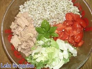insalata di grano saraceno,tonno,pomodorini,insalata verde