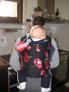 Come usare il Mei tai: portare sulla schiena Come usare il Mei tai: portare sulla schiena