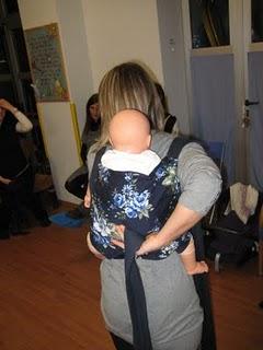 Come usare il Mei tai: portare sulla schiena Come usare il Mei tai: portare sulla schiena