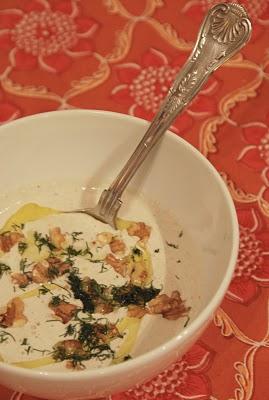 Tarator, Zuppa fredda di  yogurt, cetrioli e noci