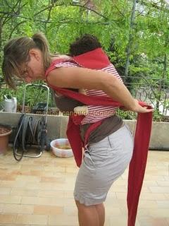 Come usare il Mei Tai sulla schiena. Modalità di carico 2 Come usare il Mei Tai sulla schiena. Modalità di carico 2