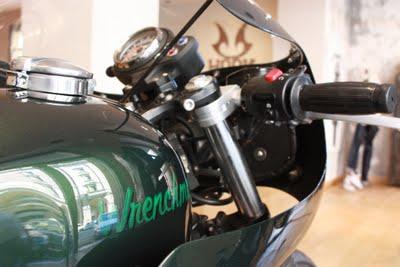 Atelier HOOK MOTORS Atelier HOOK MOTORS