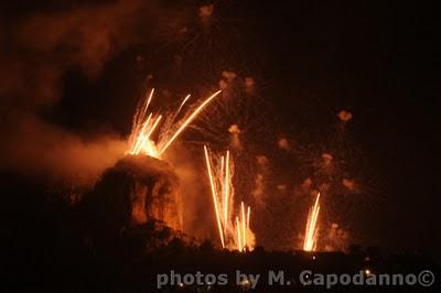 con stupendi fuochi artificiali si sono appena conclusi i... con stupendi fuochi artificiali si sono appena conclusi i...