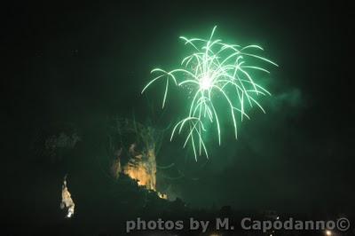 con stupendi fuochi artificiali si sono appena conclusi i... con stupendi fuochi artificiali si sono appena conclusi i...