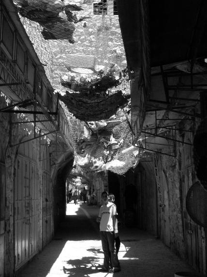 rete rifiuti a Hebron, palestina