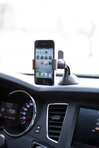 Exomount fantastico supporto per auto, e non solo, per iPhone 4 e smartphones.