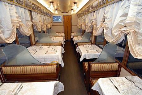 Mangiapregaparla ATMosfera 2.jpg ATMosfera, un ristorante sul tram