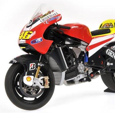 Ducati D16 V.Rossi Show Bike 2011 by Minichamps