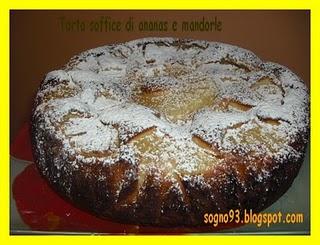 Torta super soffice con ananas e mandorle