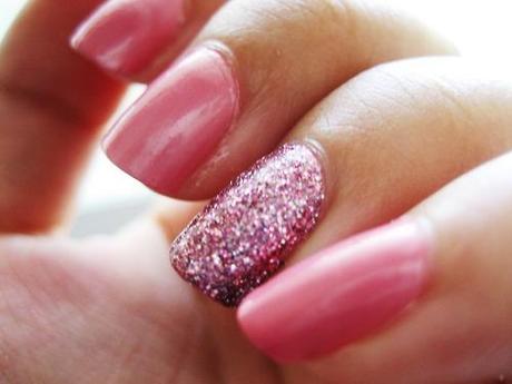 Nail Art effetto brillante: smalti con pagliuzze