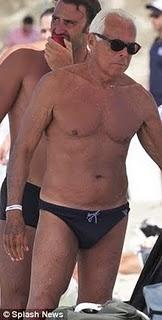 Roberto Cavalli nudo: se vede Giorgio Armani si mangia le mani