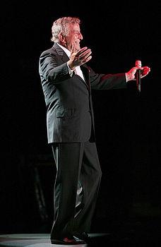 http://upload.wikimedia.org/wikipedia/commons/thumb/3/31/TonyBennett210-1000.jpg/228px-TonyBennett210-1000.jpg