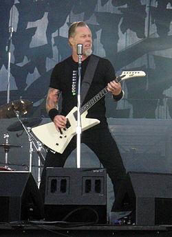 http://upload.wikimedia.org/wikipedia/commons/thumb/e/e9/James_Hetfield_%40_Sonisphere.jpg/250px-James_Hetfield_%40_Sonisphere.jpg