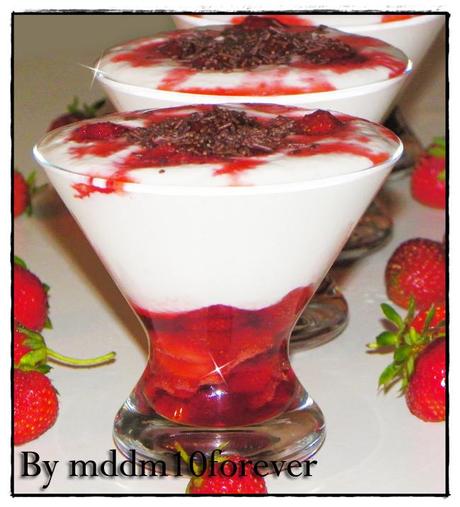 VERRINE DI MOUSSE CON LE FRAGOLE VERRINE DI MOUSSE CON LE FRAGOLE
