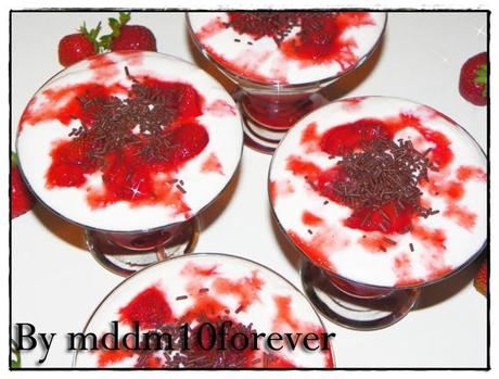 VERRINE DI MOUSSE CON LE FRAGOLE VERRINE DI MOUSSE CON LE FRAGOLE