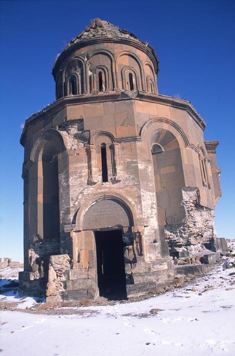 Ani, la città delle 101 chiese, nel medioevo la capitale del regno armeno.