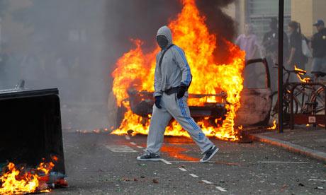 London's Burning! Riots break out in north London