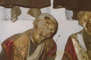 La morte può attendere: catacombe, mummie e cripte