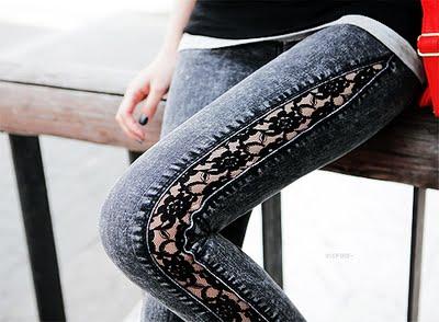 White lovely lace, Black persuasive lace.