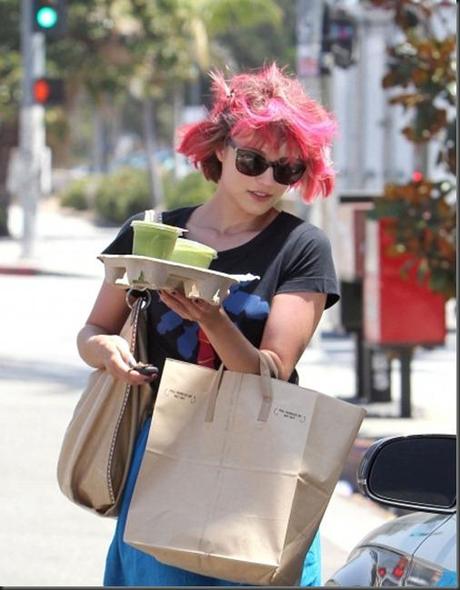 Dianna-Agron-Steps-Out-With-Pink-Hair-6-435x580