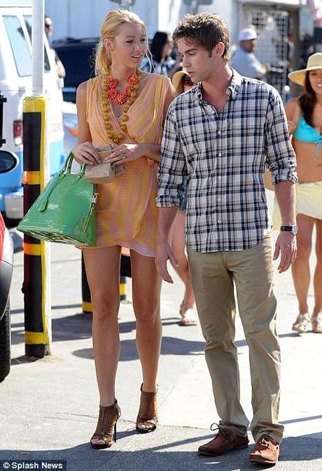 Gossip Girl 5: Serena Van Der Woodsen in a sunny dress